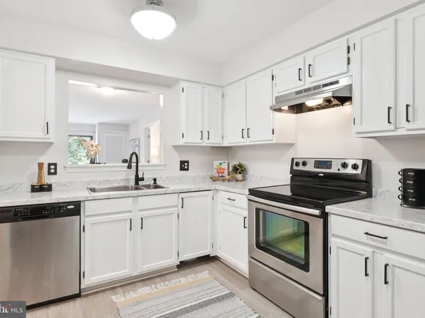 2900 Shipmaster Way APT 211, Annapolis, MD 21401