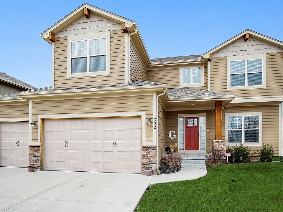 1st image of 302 SE Highland Park Dr