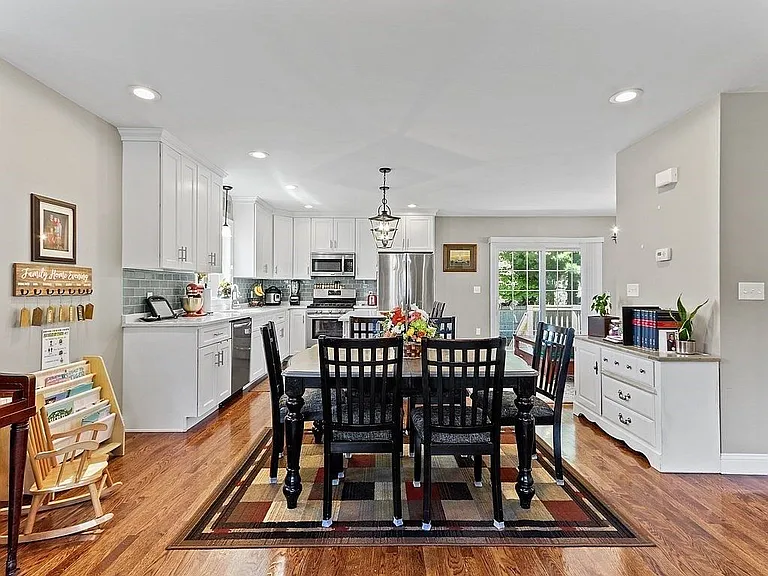 214 Shaw St — Photo 14