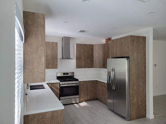 5th image of 4805 Placidia Ave