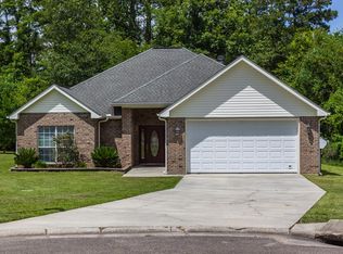 9 Carmine Cir, Picayune, MS 39466