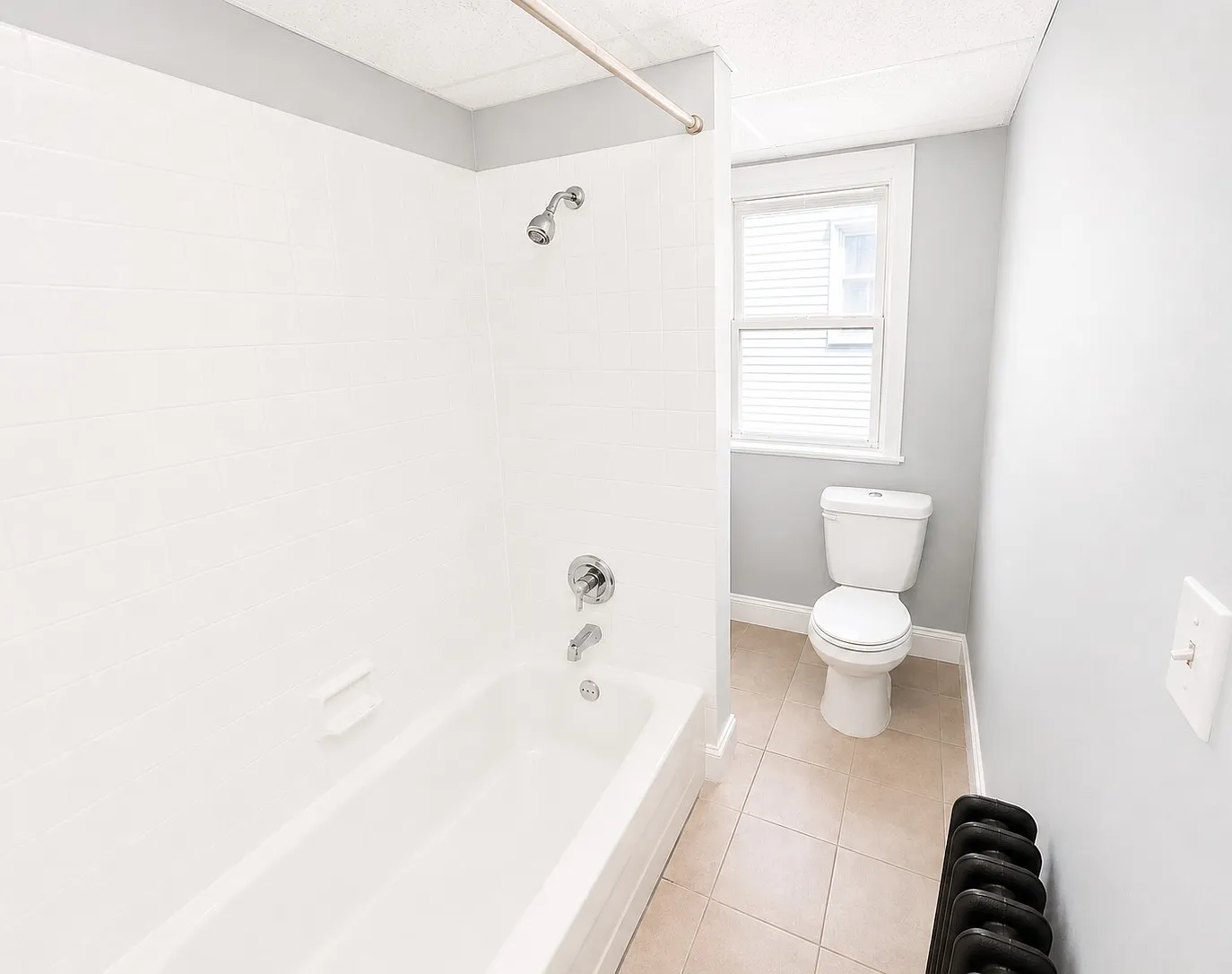 4 bed, 1.5 bath, 1350 sqft, $2,245 — Photo 2