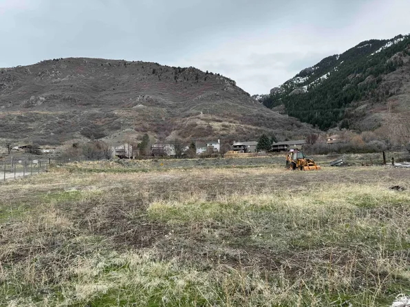 2570 N Mountain Rd, Ogden, UT 84414