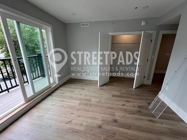 11 Holton St — Photo 6