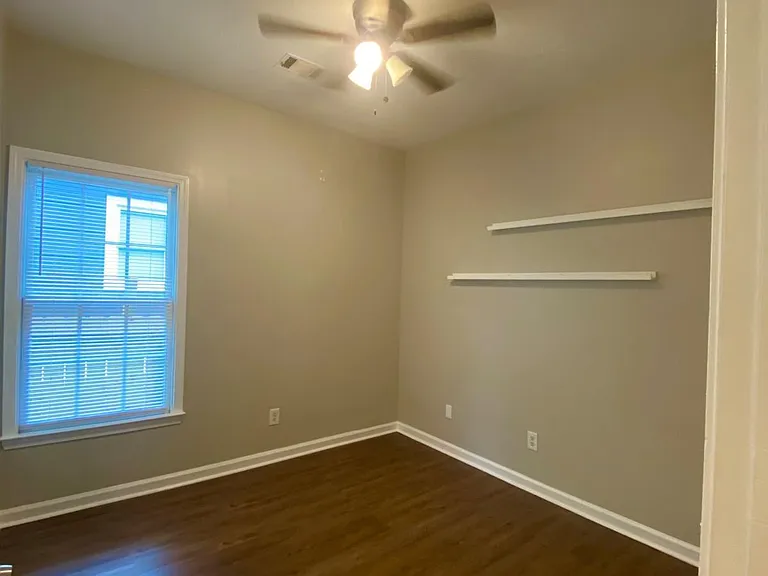 404 Bass St SW — Photo 6