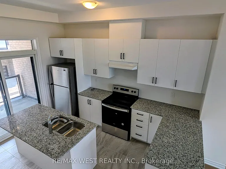 91 Inverary Cres — Photo 17