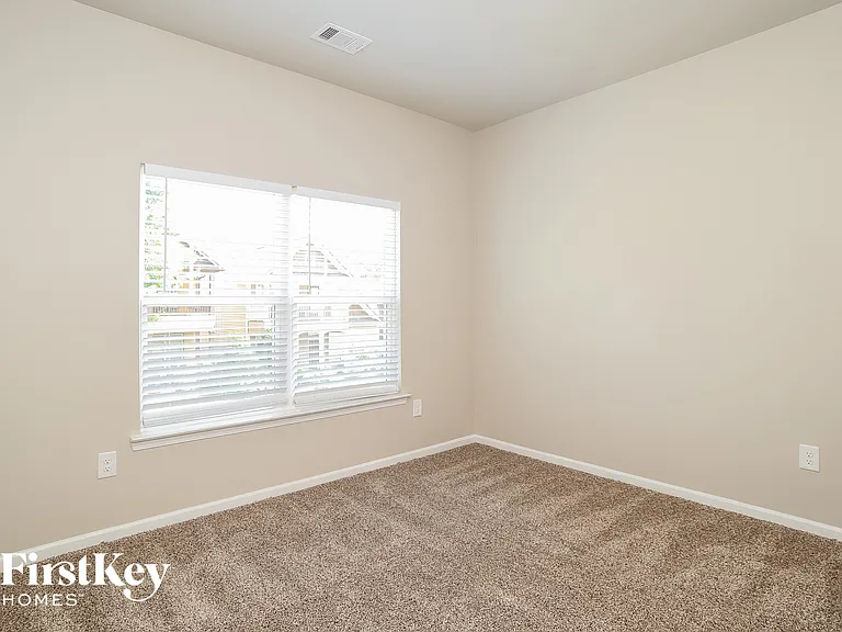 327 Stoney Hollow Rd — Photo 12