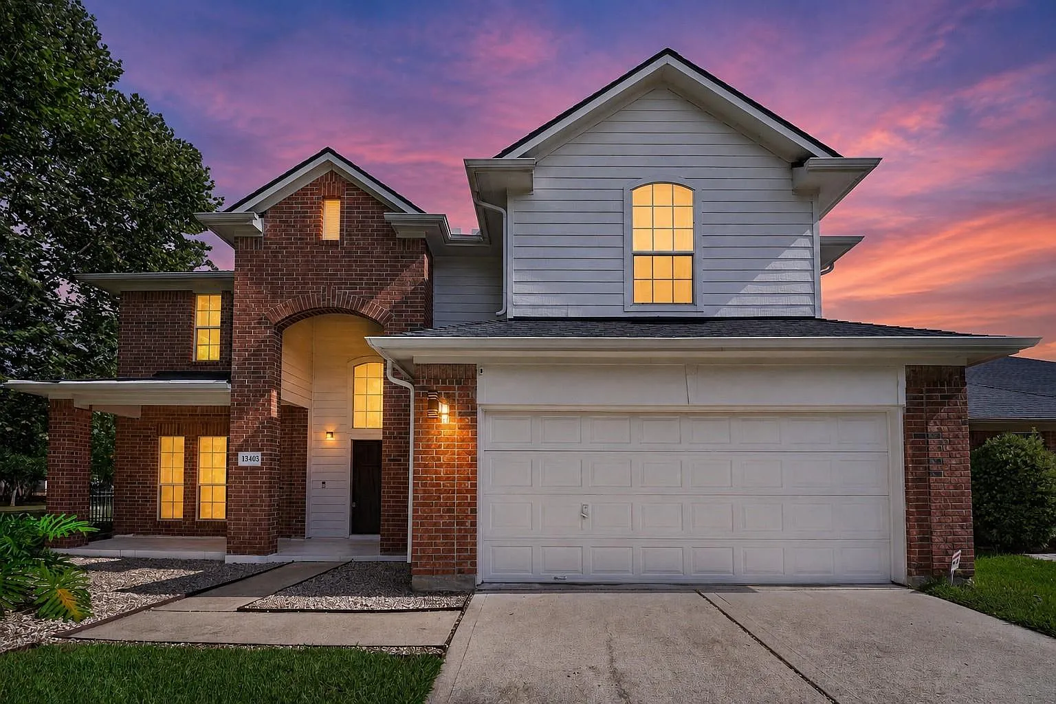 5 bed, 2.5 bath, 2793 sqft, $2,950 — Photo 3