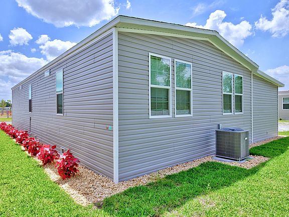 Exterior Image-31-Champion 33 JV Rum Runner
