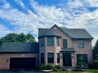 2565 Whitfield Dr, Mendota Heights, MN 55120