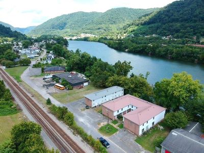 567 Adena Dr, Mount Carbon, WV, 25139