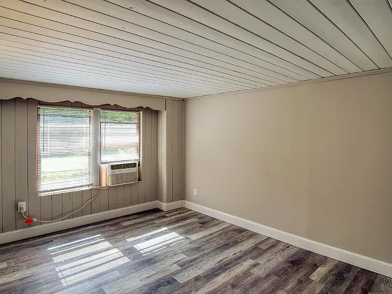 9924 Sunset Dr — Photo 5
