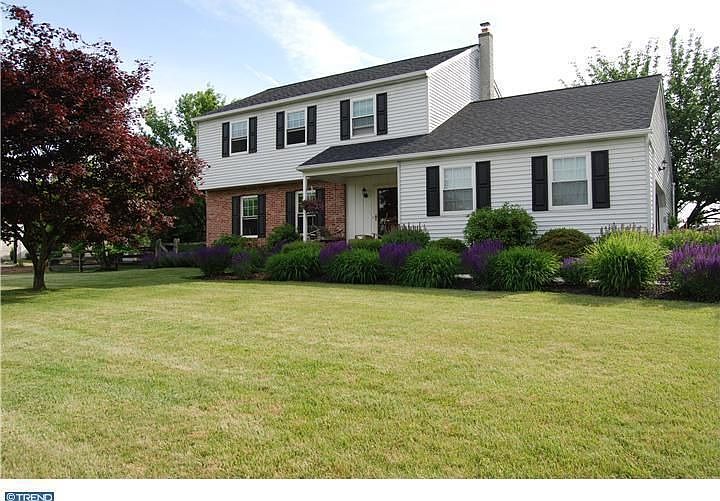 1st image of 24 Berkley Dr