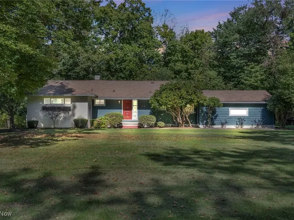 1121 High View Dr, Wadsworth, OH 44281