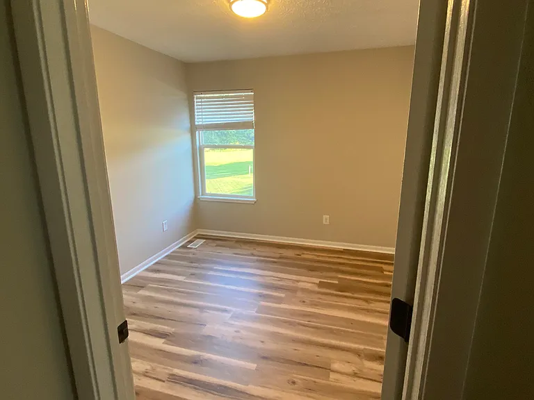 Upstairs bedroom 2
