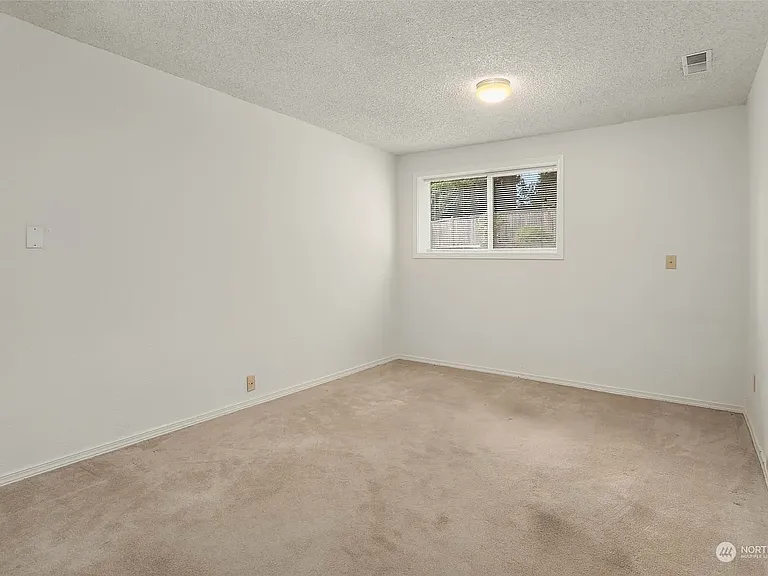 507 123rd Ave NE — Photo 16