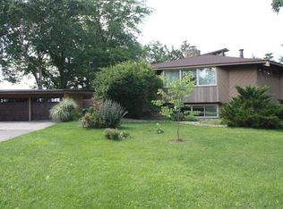 205 Merry Christmas Ln, Mineral Point, WI 53565