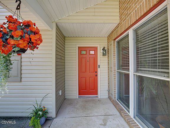 2nd image of 20 Banyan St
