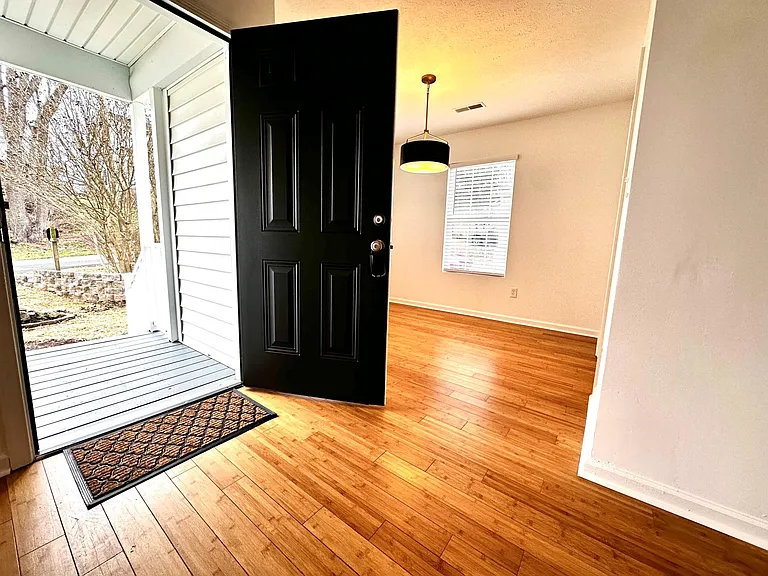 108 Guy St — Photo 16