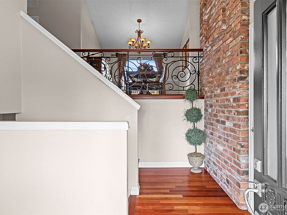 5th image of 7901 Sapphire Drive SW
