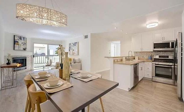 1st image of 5530 Owensmouth Ave #1