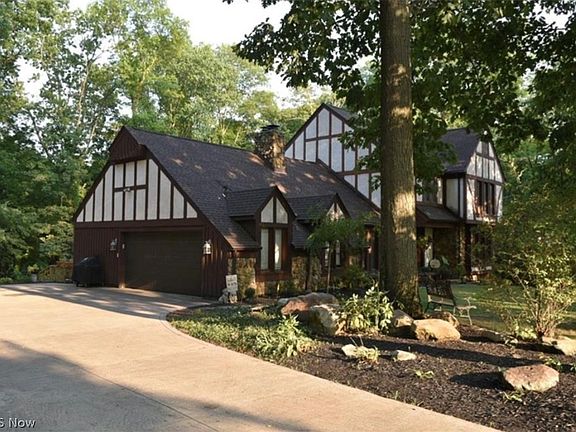 2nd image of 16450 Vernon Dr