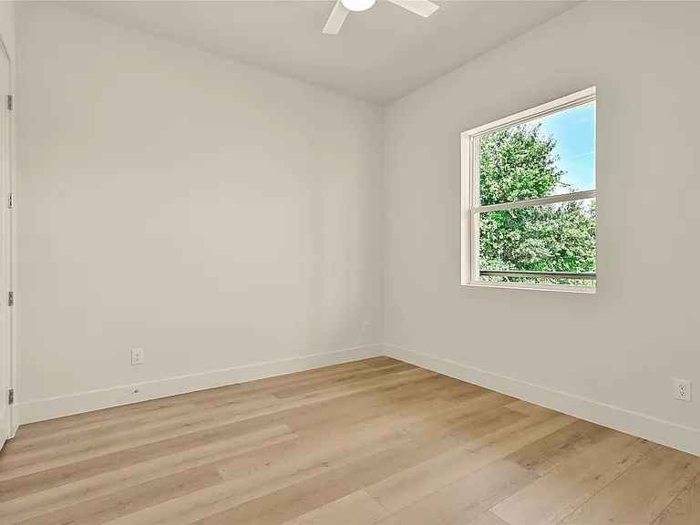 4444 Shady Lake Dr — Photo 30