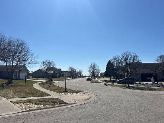 4th image of 355 S Enrietta Dr