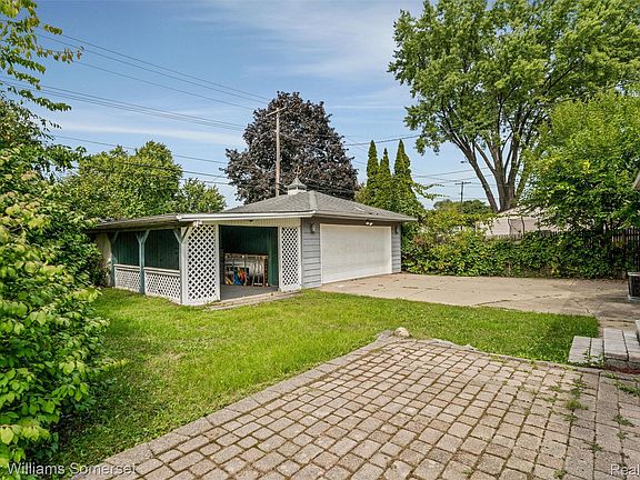 3rd image of 8909 Shannon Dr