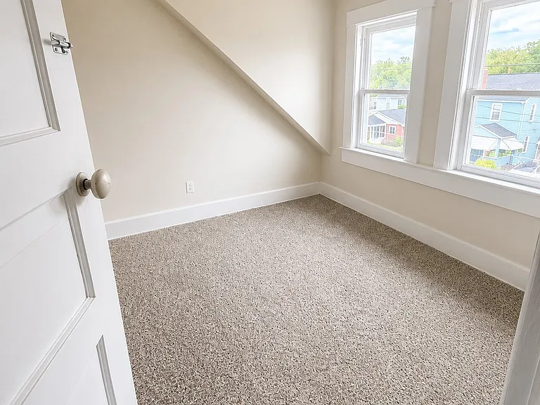 317 Rogers Ave — Photo 4