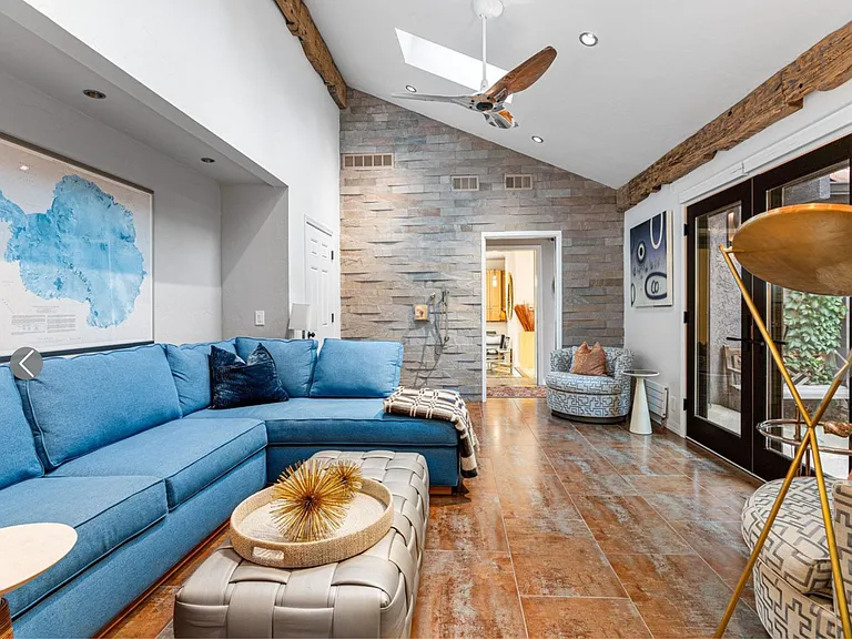 Guest House Flex space