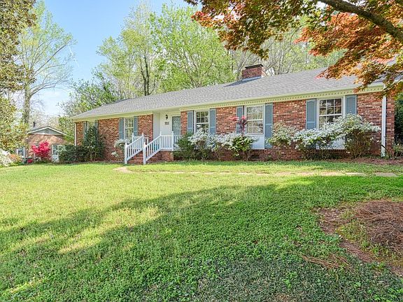 2nd image of 221 Lakewood Dr