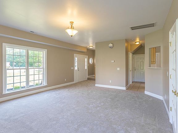 4th image of 2571 Robin Glen Dr