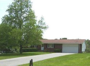 19 Meadow Ln, Dix, IL 62830