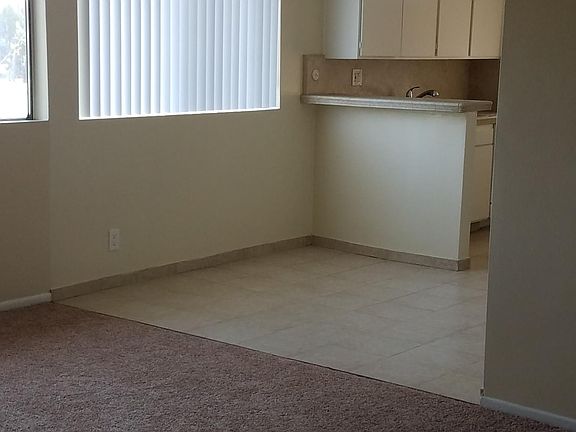 4th image of 6121 Woodman Ave APT 306