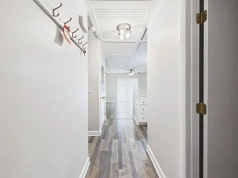 2 bed, 988 sqft, $1,490 — Photo 1