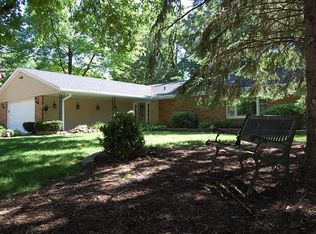 9710 Rose Arbor Dr, Dayton, OH 45458