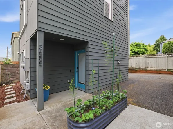 3655 Francis Avenue N, Seattle, WA 98103