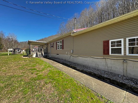 2nd image of 924 Ed Stone Branch Rd