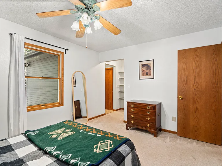 1702 Dora St — Photo 32