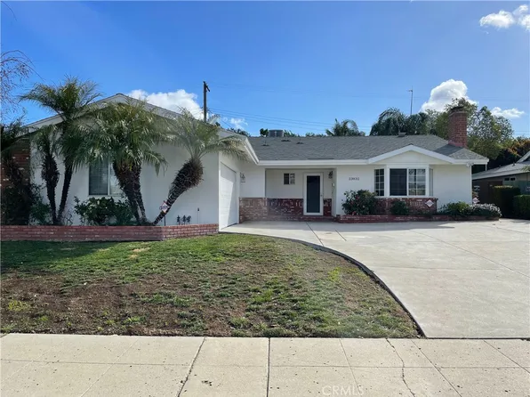 23832 Calvert St, Woodland Hills, CA 91367