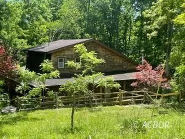 24076 Beach Rd, Glouster, OH 45732