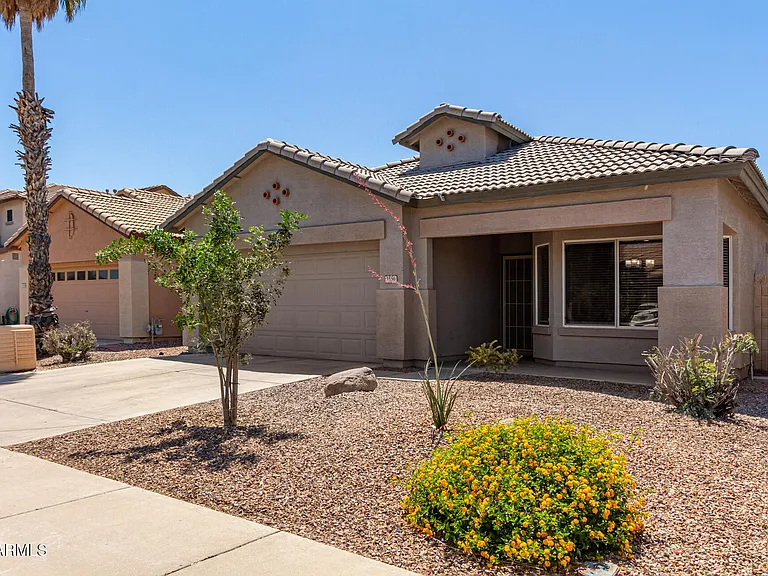 3556 N 143rd Ln — Photo 3