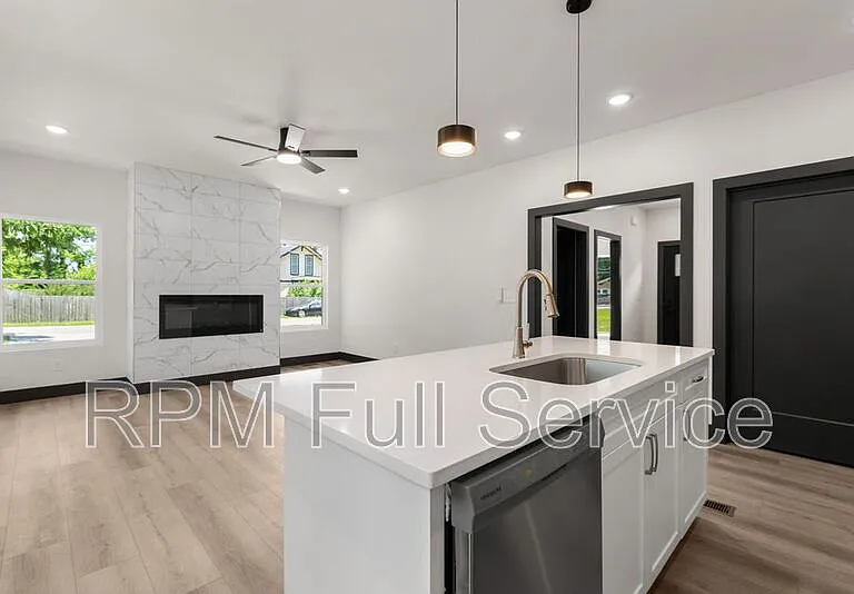 2400 Buchanan St #2400B — Photo 14
