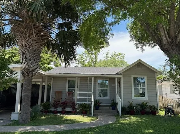 1021 E B Ave, Kingsville, TX 78363