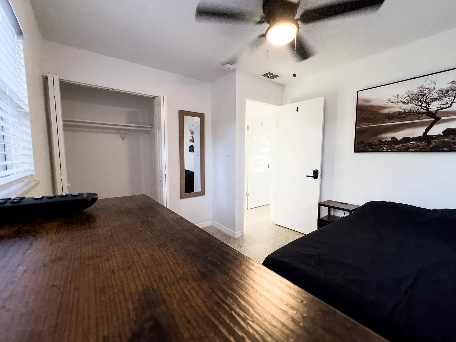 4 bed, 2.0 bath, 1300 sqft, $957 — Photo 2