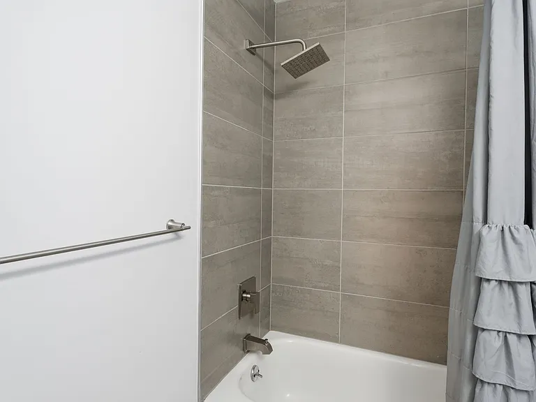 272 Hudson Ct — Photo 6