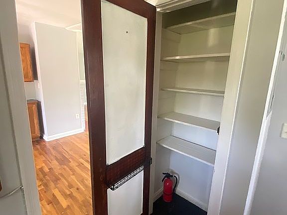 4th image of 1065 Owen Ave