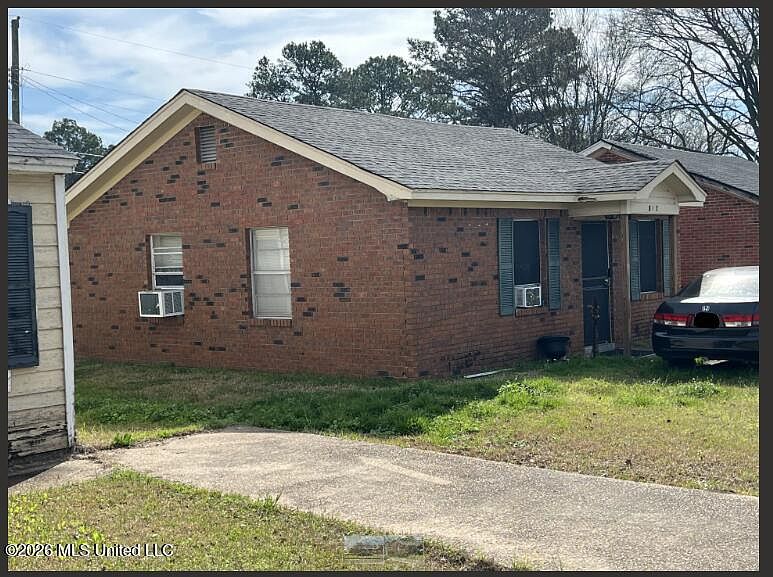 2nd image of 812 20th St N