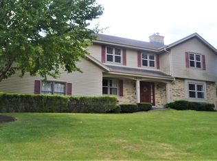 1600 Constitution Dr, Brookfield, WI 53045